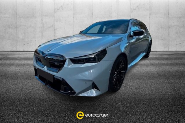 BMW M5 Touring S. 5(G60/61/90/99) - foto 1 di 4