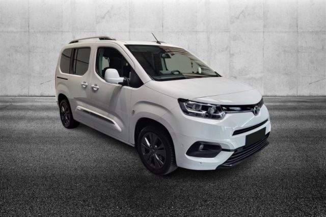 Toyota Proace City Verso 1.5D 130 CV S&S L1 Executive - foto 2 di 4