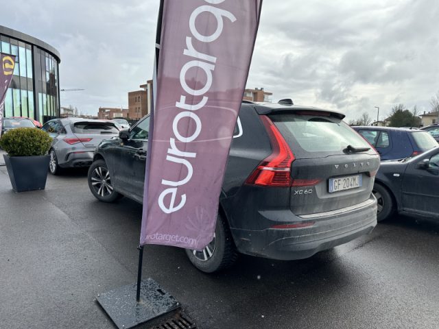 Volvo XC60 B4 (d) Geartronic Momentum Pro - foto 3 di 4