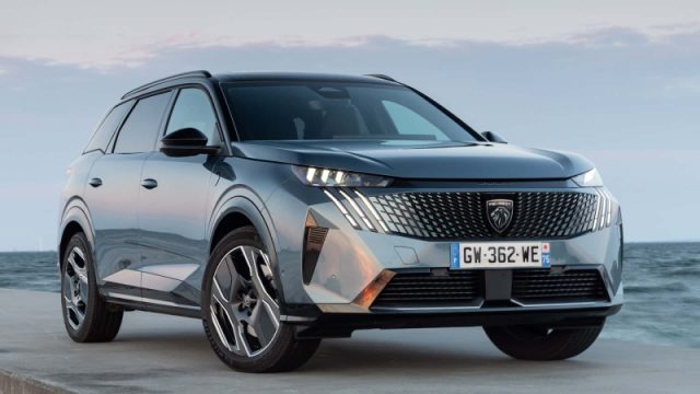 Peugeot 5008 Dual Motor (73kWh) 325 CV Allure Business 3&ordf - foto 4 di 4