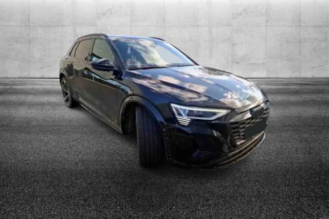 Audi SQ8 e-tron - foto 3 di 4