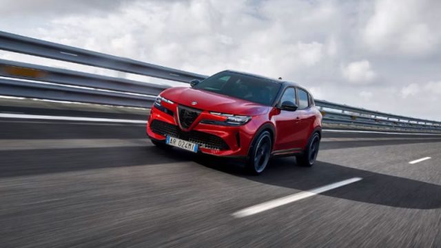 Alfa Romeo Junior 1.2 145 CV Hybrid eDCT6 Sprint - foto 4 di 4