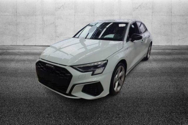 Audi A3 SPB 45 TFSI e S tronic S line edition - foto 2 di 4
