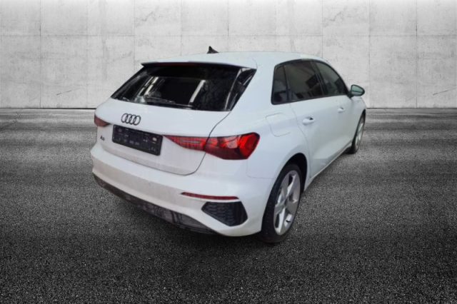 Audi A3 SPB 45 TFSI e S tronic S line edition - foto 4 di 4