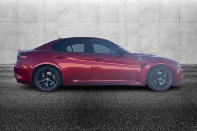 Alfa Romeo Giulia 2.9 V6 Bi-Turbo AT8 Quadrifoglio - foto 3 di 4