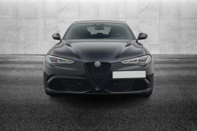 Alfa Romeo Giulia 2.9 V6 Bi-Turbo AT8 Quadrifoglio - foto 3 di 4