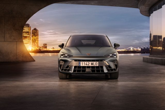 CUPRA Leon Sportstourer 1.5 e-Hybrid 204 CV DSG Tribe Editi - foto 4 di 4