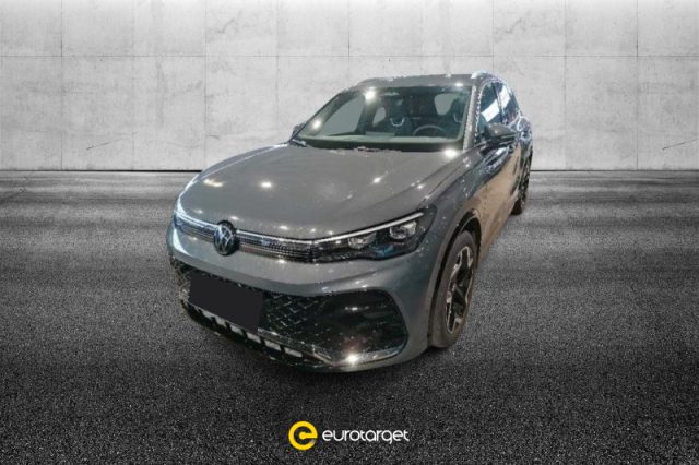 Volkswagen Tiguan 2.0 TDI 150 CV DSG R-Line semestrale a PIEVE DI CENTO