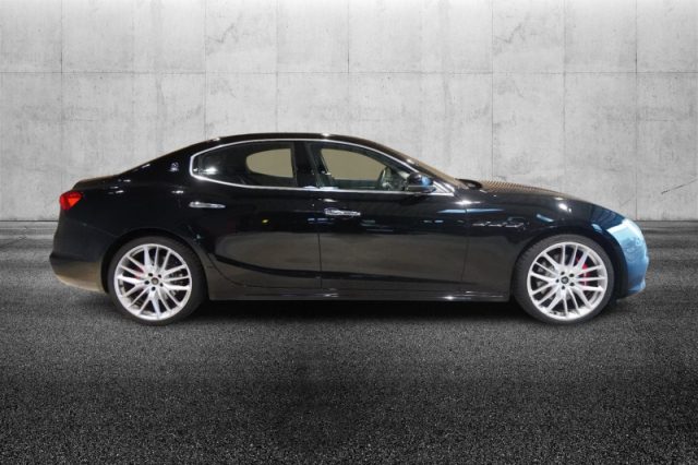 Maserati Ghibli V6 430 CV Q4 Gransport - foto 4 di 4