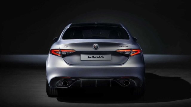 Alfa Romeo Giulia 2.9 V6 Bi-Turbo AT8 Quadrifoglio (2016) nuovo a PIEVE DI CENTO