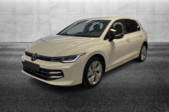 Volkswagen Golf 1.5 TSI eHybrid DSG Edition Plus semestrale a PIEVE DI CENTO