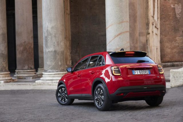 Fiat 600 1.2 100 CV Sport (2023-->) nuovo a PIEVE DI CENTO