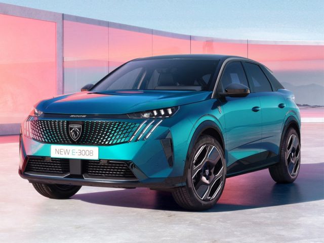 Peugeot e-3008 Dual Motor (73kWh) 325 CV GT nuovo a PIEVE DI CENTO