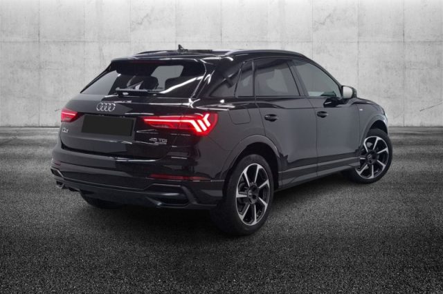 Audi Q3 40 TDI quattro S tronic S line edition - foto 3 di 4