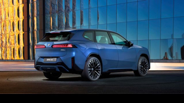 BMW iX3 40 (NA5) - foto 2 di 4