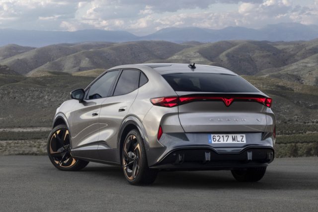 CUPRA Tavascan 77kWh 340 CV AWD VZ Extreme - foto 2 di 4
