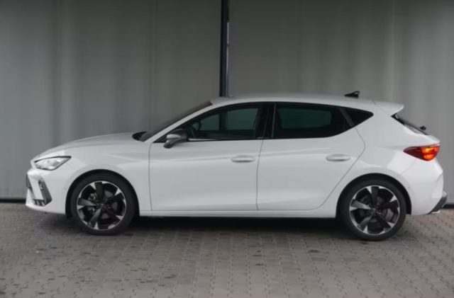 CUPRA Leon 1.5 Hybrid 150 CV DSG - foto 3 di 4