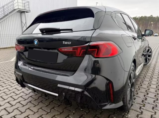 BMW 120 48V MSport - foto 2 di 4