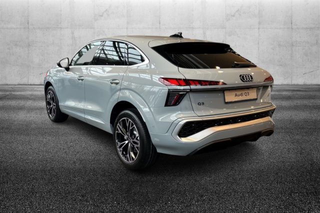 Audi Q3 SPB e-hybrid 200 kW S tronic S line edition - foto 4 di 4