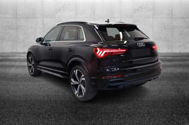 Audi Q3 45 TFSI e S tronic S line edition - foto 4 di 4