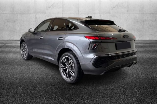 Audi Q3 SPB TFSI 110 kW mHEV S tronic S Line edition - foto 4 di 4