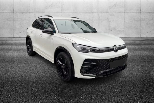 Volkswagen Tiguan 1.5 TSI eHybrid 272 CV DSG R-Line semestrale a PIEVE DI CENTO