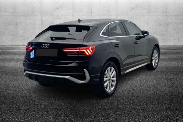 Audi Q3 SPB 45 TFSI e S tronic S line edition - foto 4 di 4