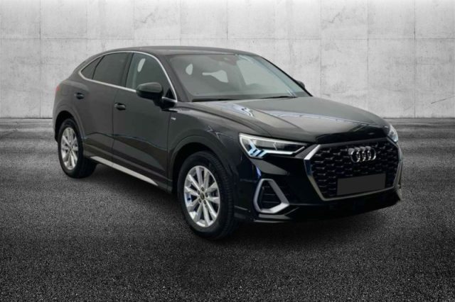 Audi Q3 SPB 45 TFSI e S tronic S line edition - foto 2 di 4