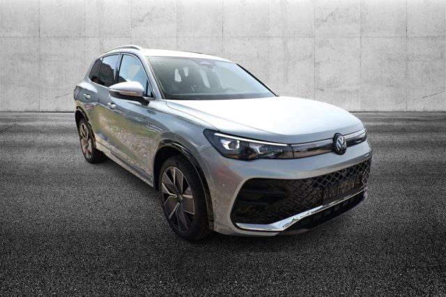 Volkswagen Tiguan 1.5 TSI eHybrid 272 CV DSG R-Line km 0 a PIEVE DI CENTO