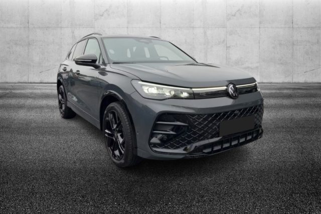 Volkswagen Tiguan 1.5 TSI eHybrid 272 CV DSG R-Line semestrale a PIEVE DI CENTO