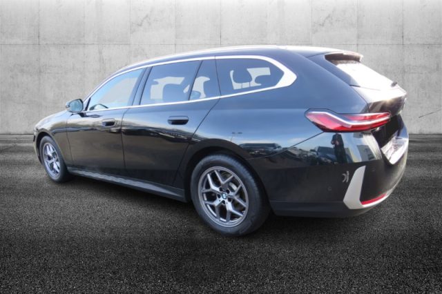 BMW 520 d 48V sDrive Touring - foto 2 di 4