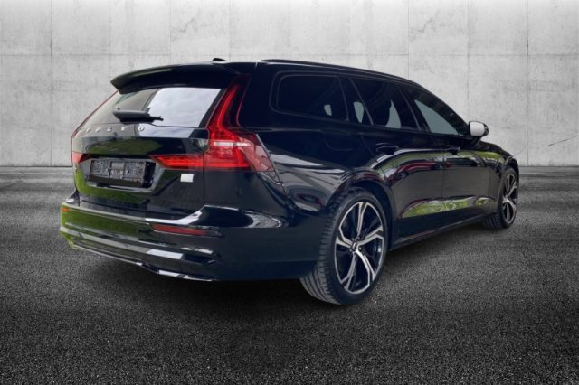 Volvo V60 T8 Recharge AWD Plug-in Hybrid aut. Plus Dark - foto 4 di 4