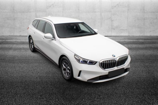 BMW 520 d 48V sDrive Touring - foto 2 di 4
