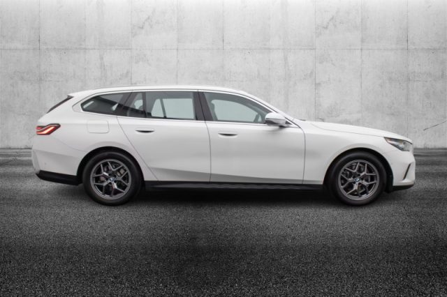 BMW 520 d 48V sDrive Touring - foto 4 di 4