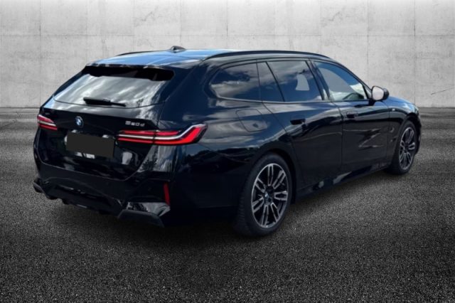 BMW 520 d 48V sDrive Touring Msport - foto 2 di 4