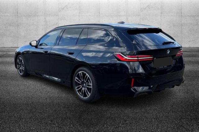 BMW 520 d 48V sDrive Touring Msport - foto 3 di 4