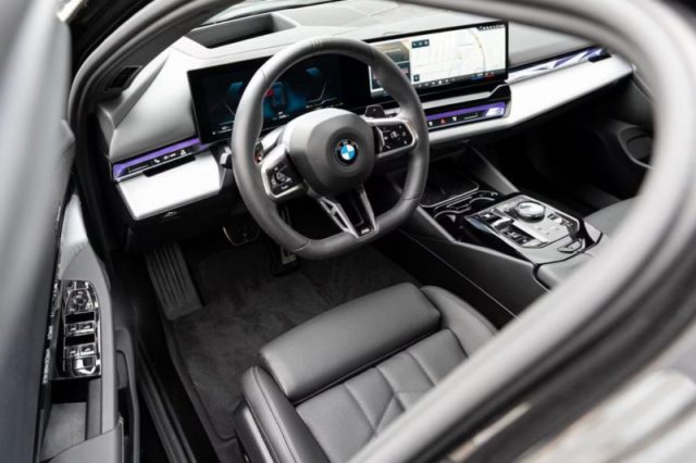 BMW 520 d 48V sDrive Touring Msport - foto 3 di 4