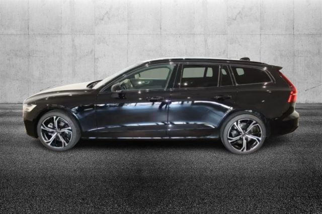Volvo V60 B4 (d) automatico Ultimate Dark - foto 3 di 4