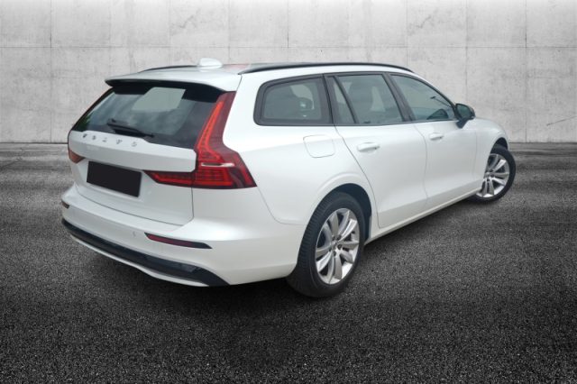 Volvo V60 B4 (d) automatico Plus Dark - foto 3 di 4
