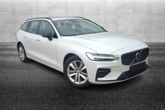 Volvo V60 B4 (d) automatico Plus Dark - foto 2 di 4