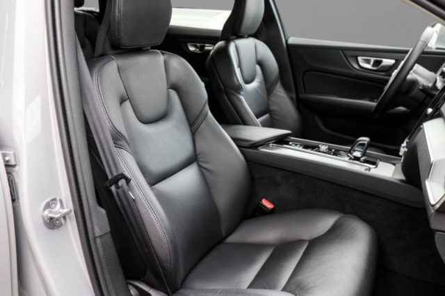 Volvo V60 B4 (d) automatico Core - foto 4 di 4