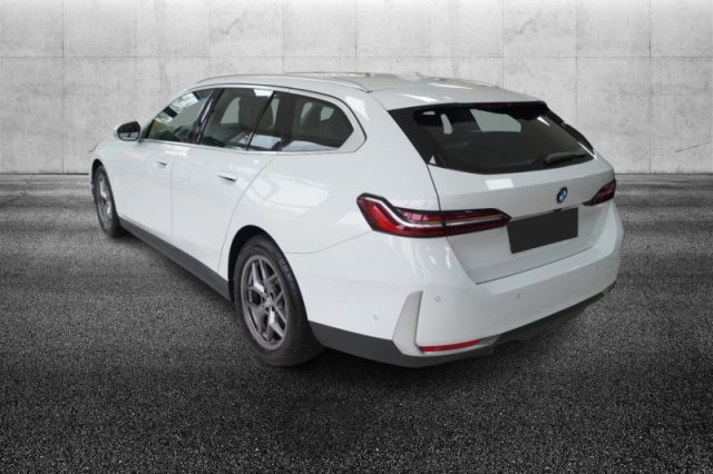 BMW 520 d 48V sDrive Touring - foto 3 di 4