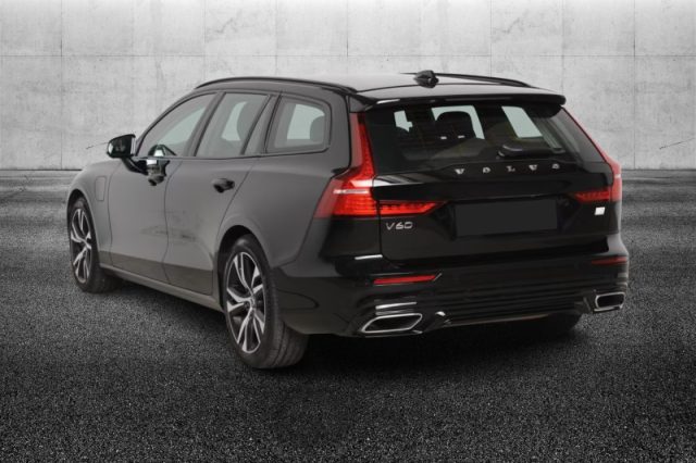 Volvo V60 T8 Recharge AWD Plug-in Hybrid R-design - foto 3 di 4