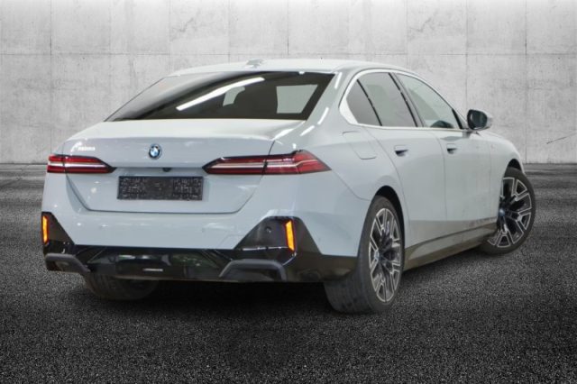 BMW 550 e xDrive Msport Pro - foto 3 di 4