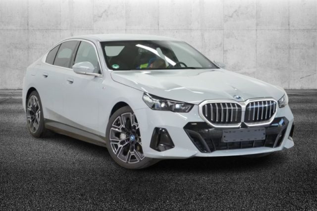 BMW 550 e xDrive Msport Pro - foto 2 di 4