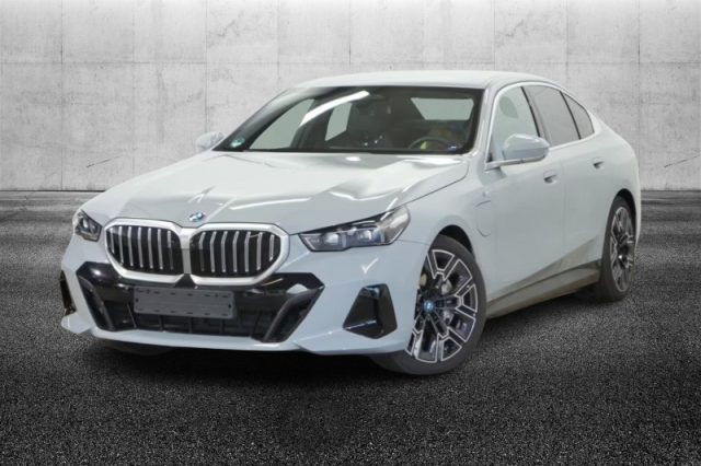 BMW 550 e xDrive Msport Pro semestrale a PIEVE DI CENTO