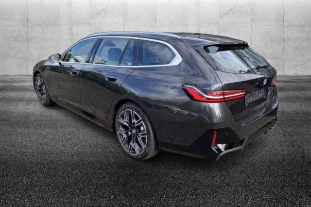 BMW 530 e xDrive Touring Msport - foto 4 di 4