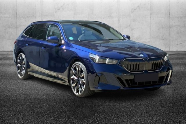 BMW 530 e xDrive Touring Msport Pro - foto 2 di 4