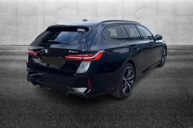 BMW 520 d 48V sDrive Touring Msport - foto 2 di 4