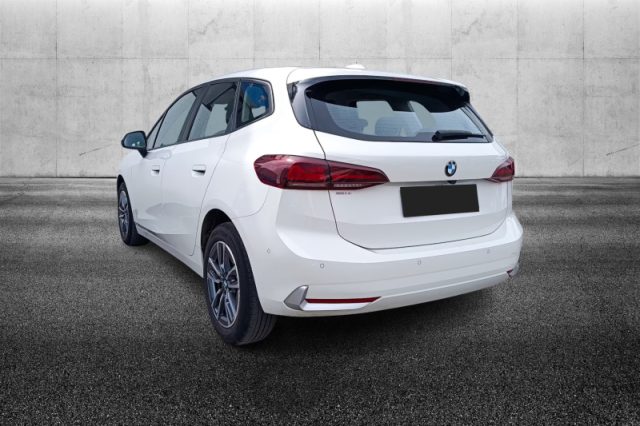 BMW 218 i Active Tourer - foto 3 di 4